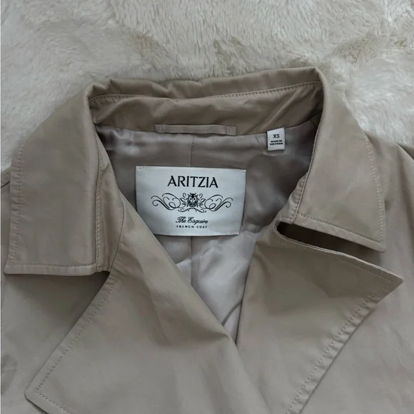 Aritzia short trench - Picture 3 of 4